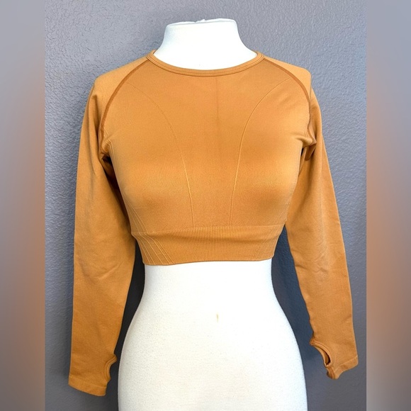 AYBL Reflex Seamless Long Sleeve Crop Top Size Medium Thumbholes Compression - Picture 8 of 8